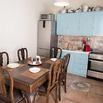 Nikolas Place * Oitylo