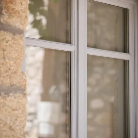 Nikolas Place * 奥伊蒂龙