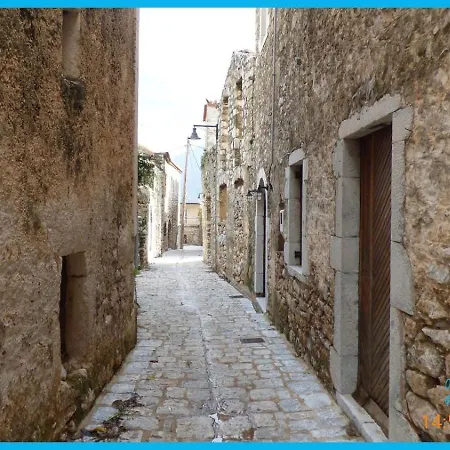 Nikolas Place Tatil Evi *