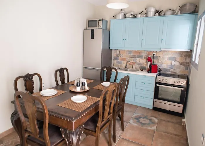 Nikolas Place * Oítilon