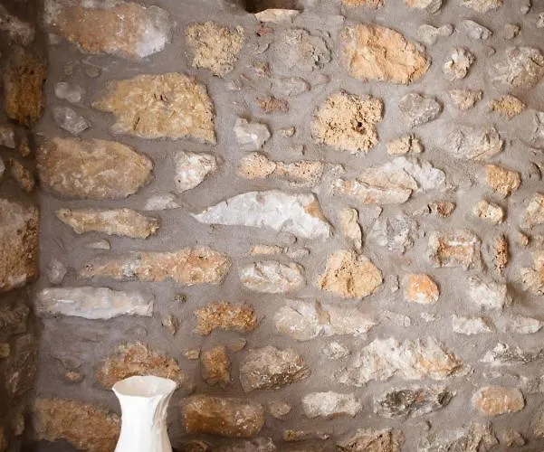 Nikolas Place Tatil Evi